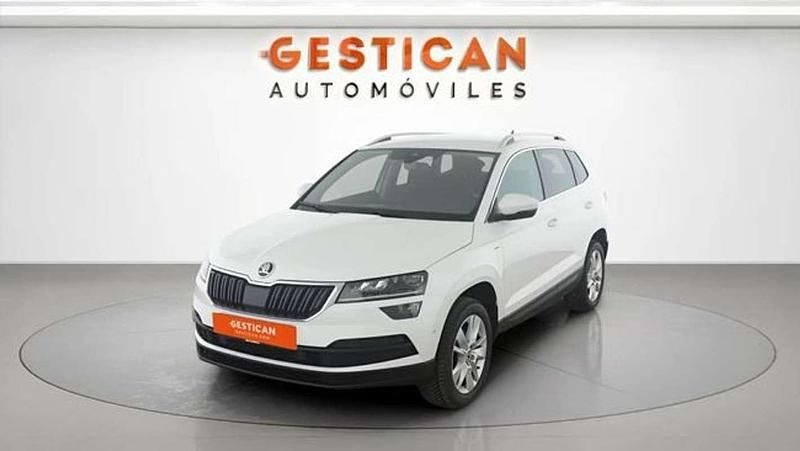 Usado Skoda Karoq Ambition 110 CV (80 kW) 2022 Blanco SUV