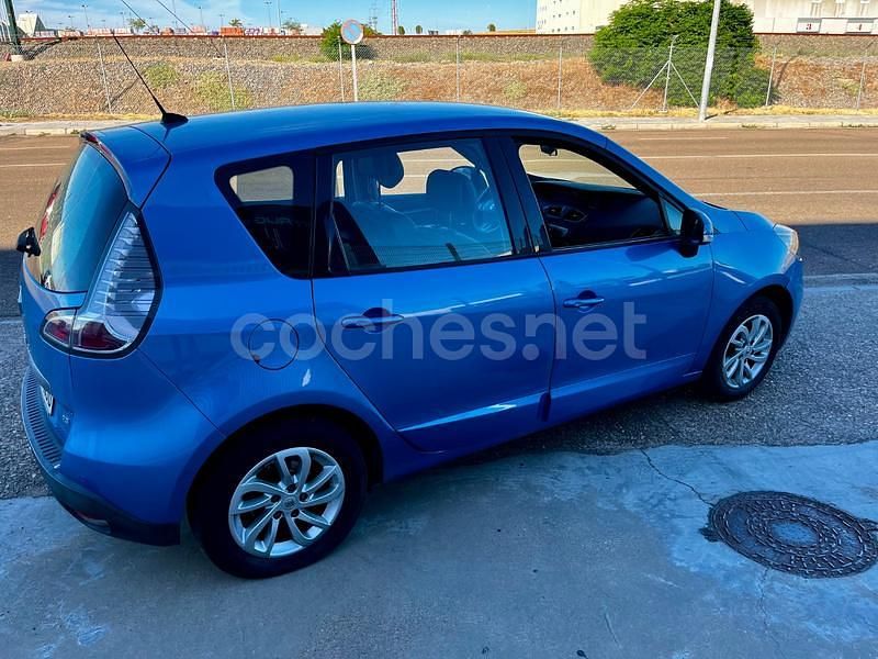 Usado Renault Scénic III Dynamique 110 CV (80 kW) 2013 Azul Monovolumen