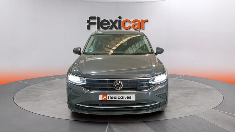 Usado VW Tiguan Life 131 CV (96 kW) 2022 Gris SUV