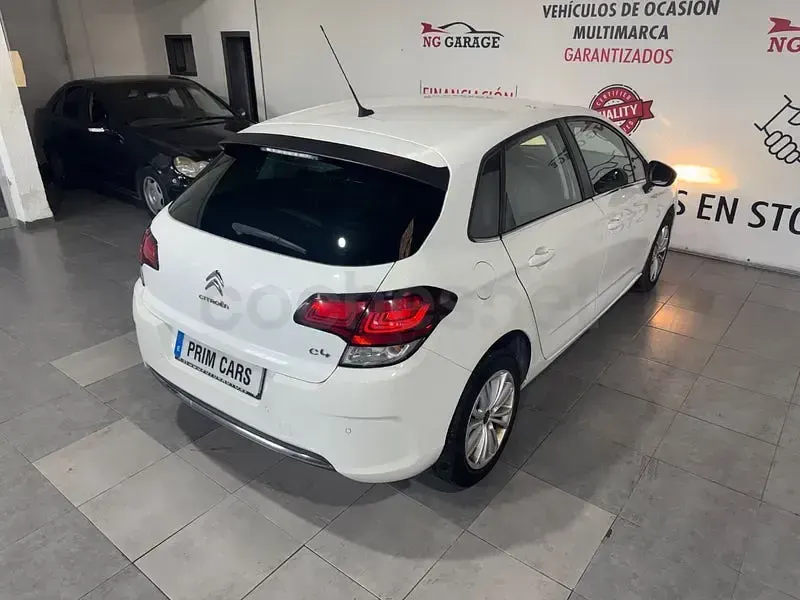 Usado Citroën C4 Feel 99 CV (72 kW) 2017 Blanco Berlina