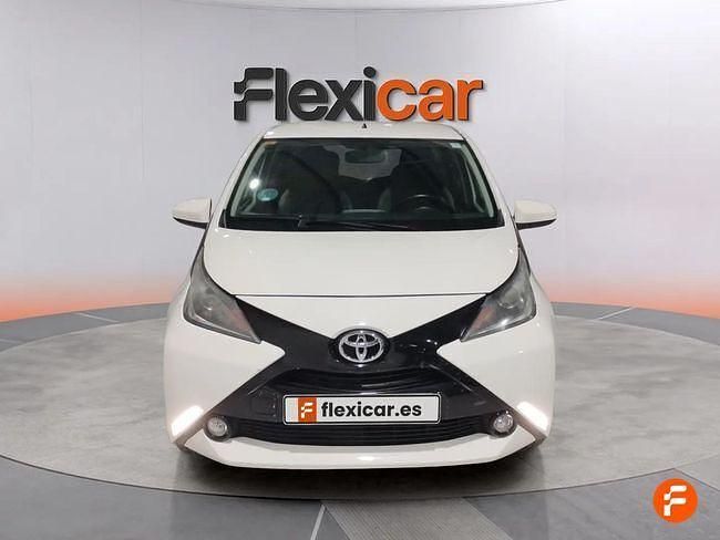 Usado Toyota Aygo X-play 69 CV (50 kW) 2017 Blanco Utilitario