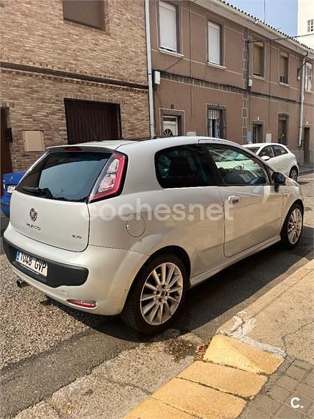 Gris / plata Usado 2010 Fiat Punto Evo Dynamic Utilitario | 3800 € (Precio justo) - Imagen 1/4