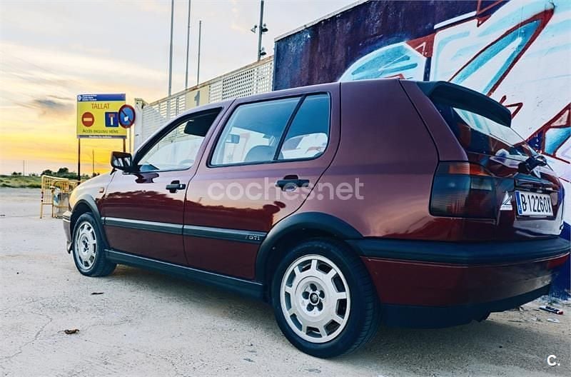 Usado VW Golf III GTI 115 CV (84 kW) 1994 Granate Berlina