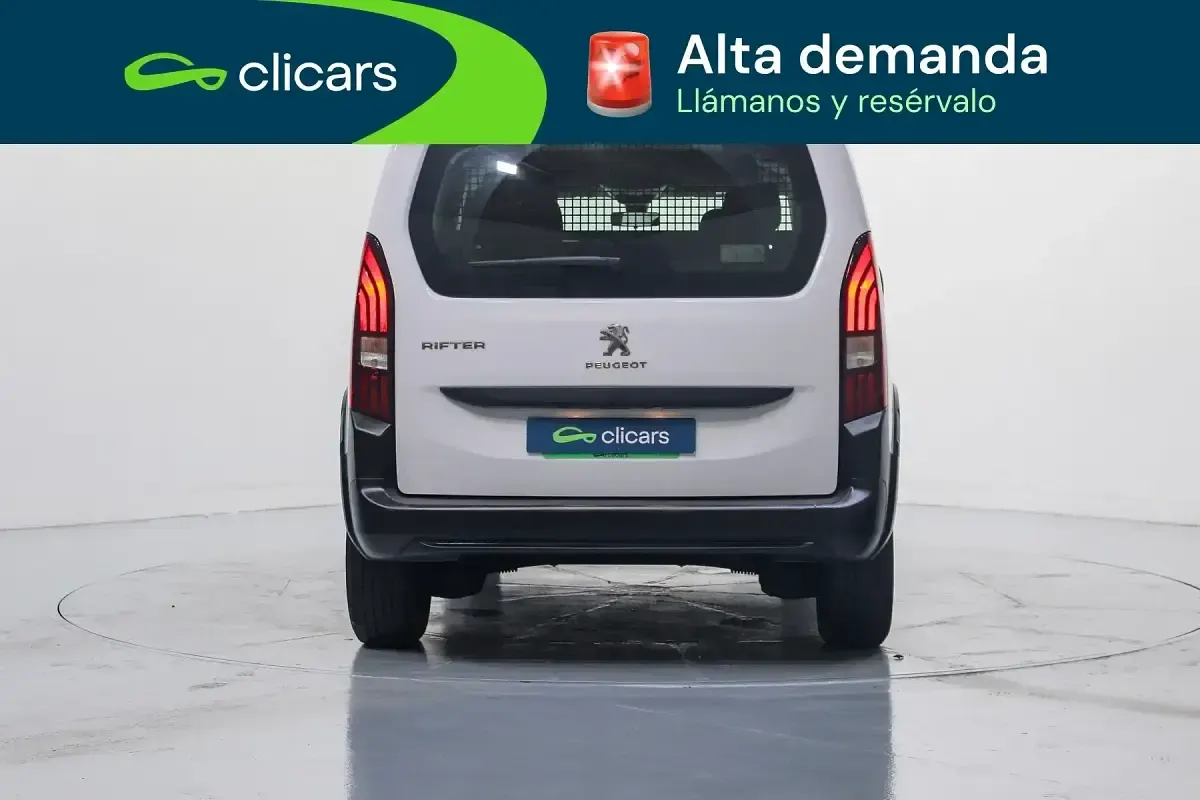 Usado Peugeot Rifter Business-Line 100 CV (73 kW) 2023 Blanco Monovolumen