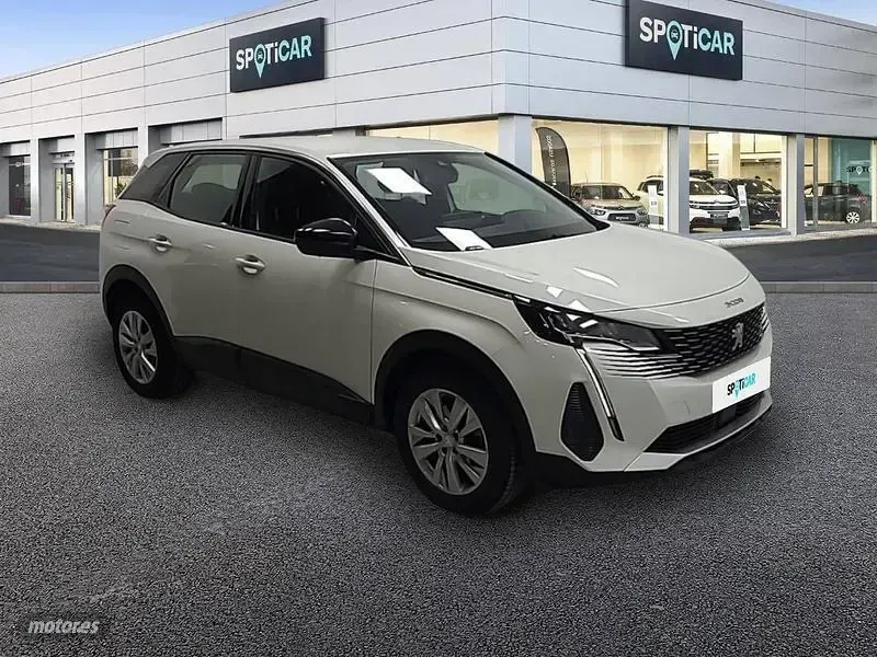 Usado Peugeot 3008 Active 130 CV (95 kW) 2022 Blanco SUV