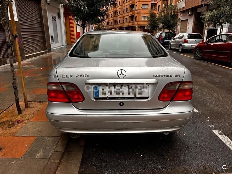 Usado Mercedes CLK200 Avantgarde 163 CV (119 kW) 2000 Gris / plata Coupe