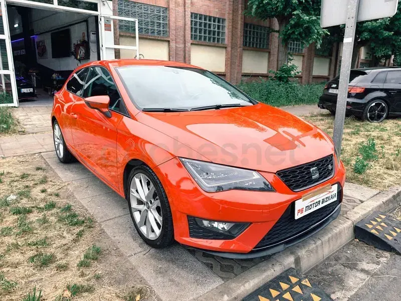 Usado Seat Leon FR 150 CV (110 kW) 2015 Rojo Berlina