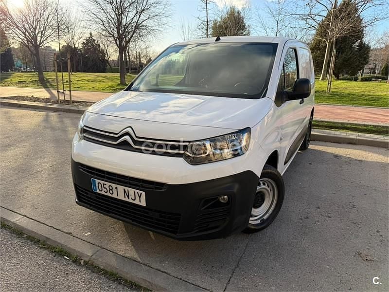 Usado Citroën Berlingo Feel 100 CV (73 kW) 2019 Blanco Monovolumen