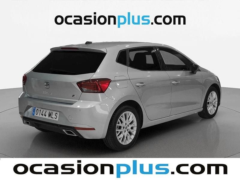Usado Seat Ibiza FR 110 CV (80 kW) 2023 Gris plata Utilitario