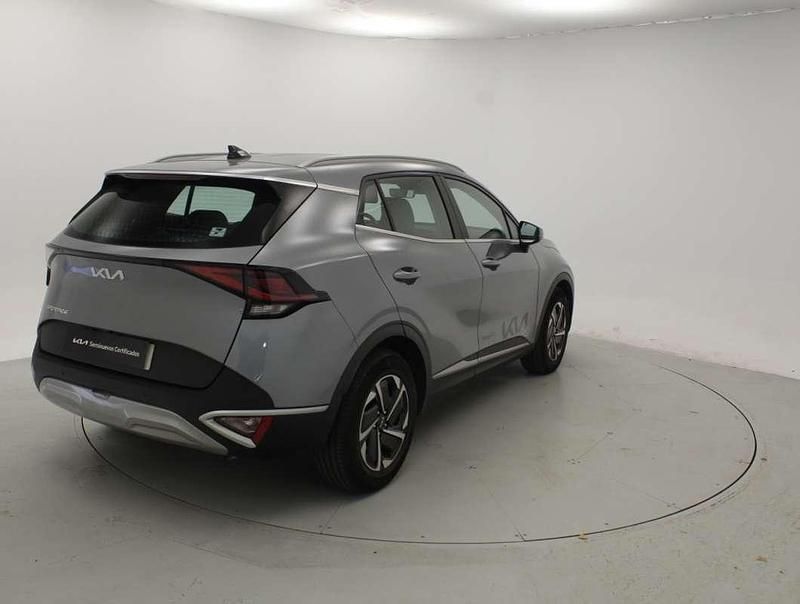 Usado Kia Sportage 136 CV (100 kW) 2024 Gris / plata SUV