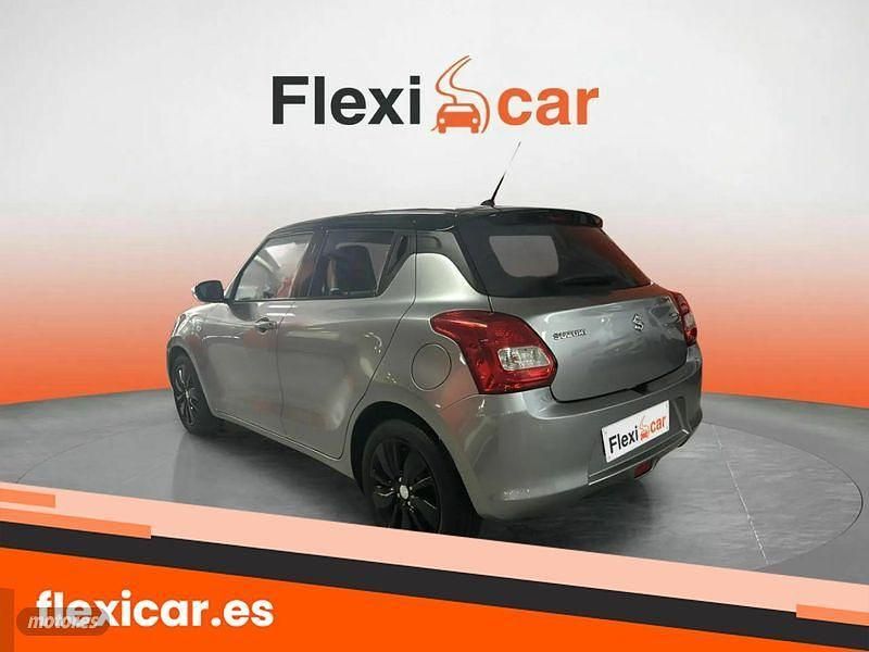 Usado Suzuki Swift 111 CV (81 kW) 2018 Gris Utilitario