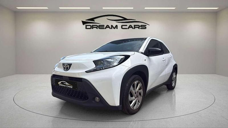 Blanco Usado 2023 Toyota Aygo Play Utilitario | 15.390 € (Caro) - Imagen 1/4