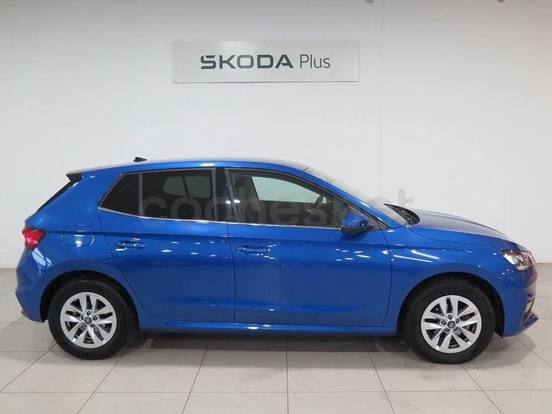 Usado Skoda Fabia Selection 95 CV (69 kW) 2025 Azul Berlina