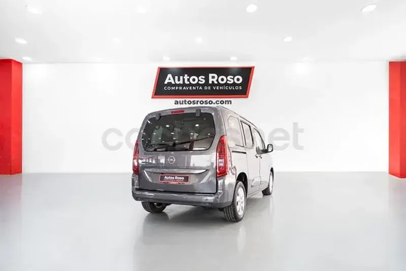 Usado Opel Combo 130 CV (95 kW) 2023 Gris / plata Monovolumen