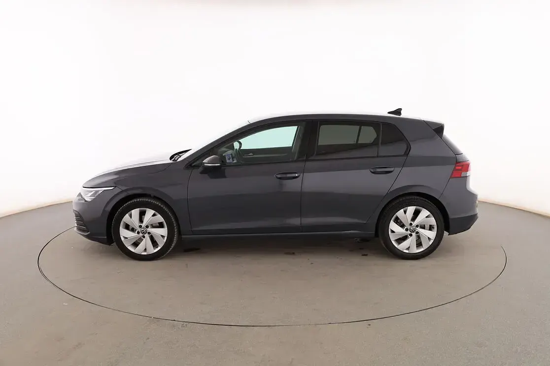 Usado VW Golf VIII Life 116 CV (85 kW) 2021 Gris Berlina