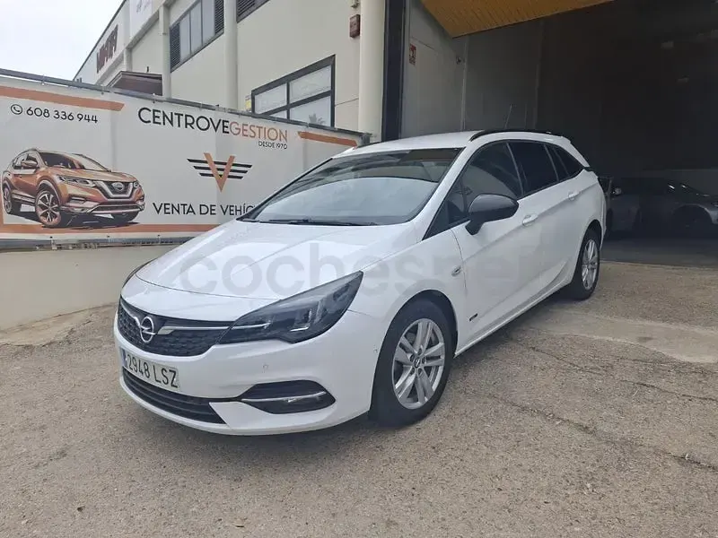 Usado Opel Astra Business Elegance 145 CV (106 kW) 2021 Blanco Familiar