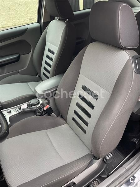 Usado Ford Focus Trend 115 CV (84 kW) 2008 Negro Berlina