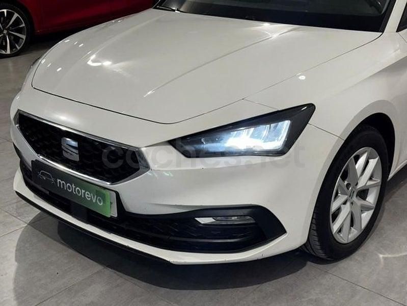 Usado Seat Leon Style 115 CV (84 kW) 2021 Blanco Berlina