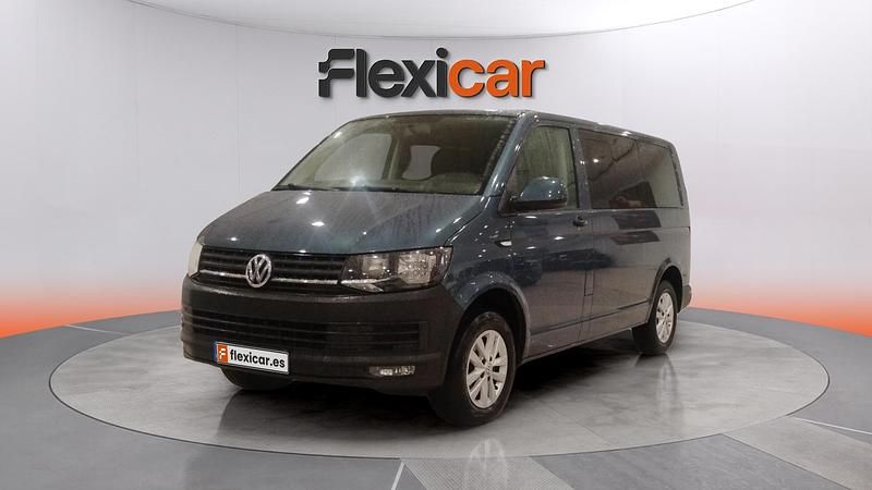 Usado VW Caravelle Trendline 102 CV (75 kW) 2018 Verde Monovolumen