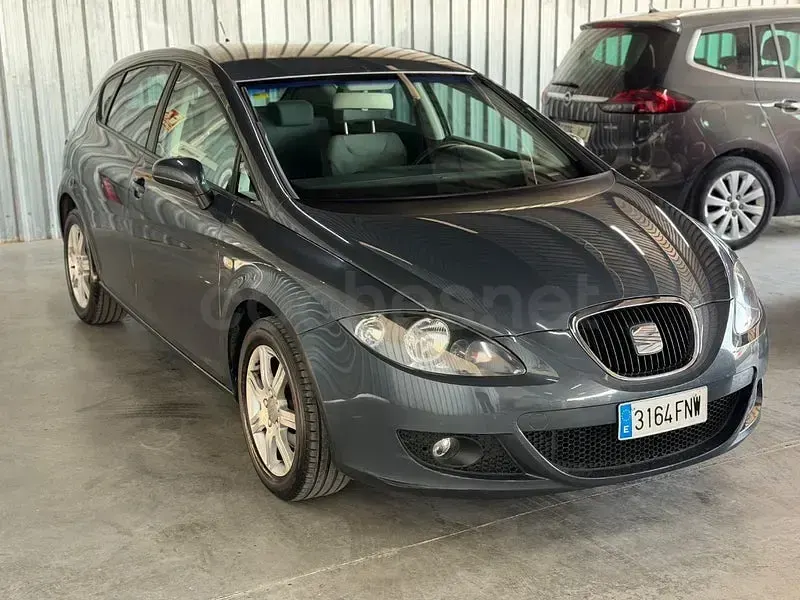 Usado Seat Leon Stylance 105 CV (77 kW) 2007 Gris / plata Utilitario