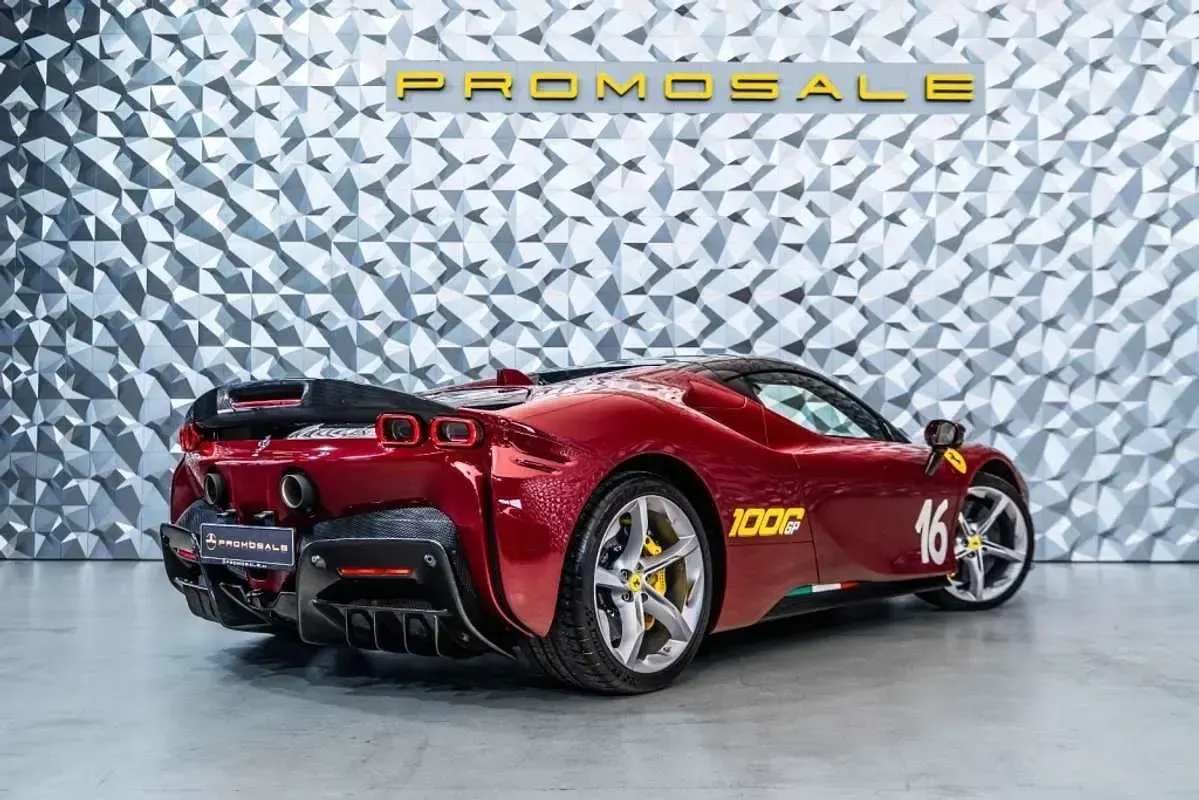 Usado Ferrari SF90 1001 CV (736 kW) 2023 Rojo Descapotable