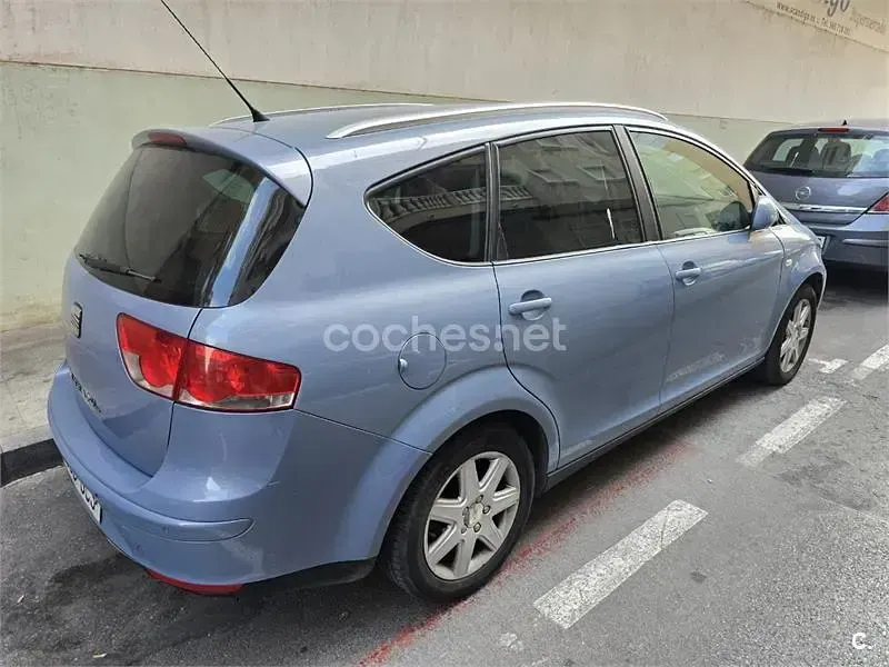 Usado Seat Altea XL 105 CV (77 kW) 2008 Azul Monovolumen