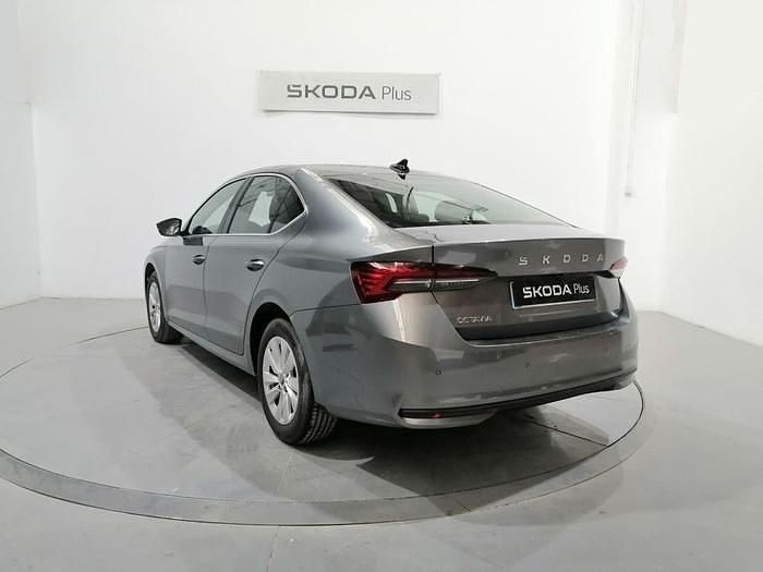 Usado Skoda Octavia Selection 150 CV (110 kW) 2025 Gris
