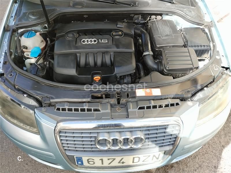 Usado Audi A3 Ambiente 102 CV (75 kW) 2006 Azul Utilitario