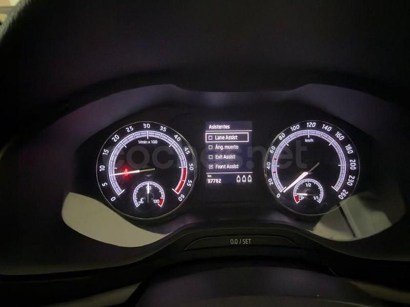 Usado Skoda Karoq Ambition 150 CV (110 kW) 2019 Blanco SUV