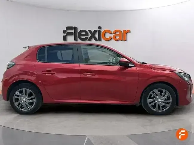 Usado Peugeot 208 Active 100 CV (73 kW) 2021 Rojo Utilitario
