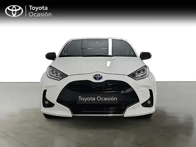 Usado Toyota Yaris Hybrid Style 116 CV (85 kW) 2022 Blanco Berlina