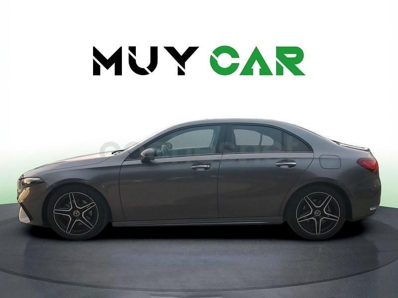 Usado Mercedes A200 163 CV (119 kW) 2024 Gris / plata Berlina