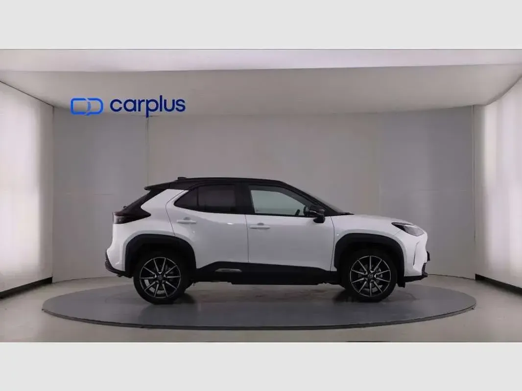 Usado Toyota Yaris Cross Sport 131 CV (96 kW) 2025 Blanco SUV