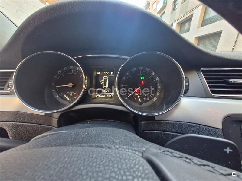 Usado Skoda Superb Ambition 170 CV (125 kW) 2011 Gris / plata Familiar