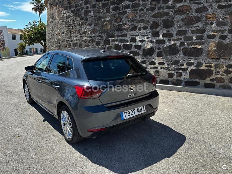 Usado Seat Ibiza 110 CV (80 kW) 2024 Gris / plata Utilitario