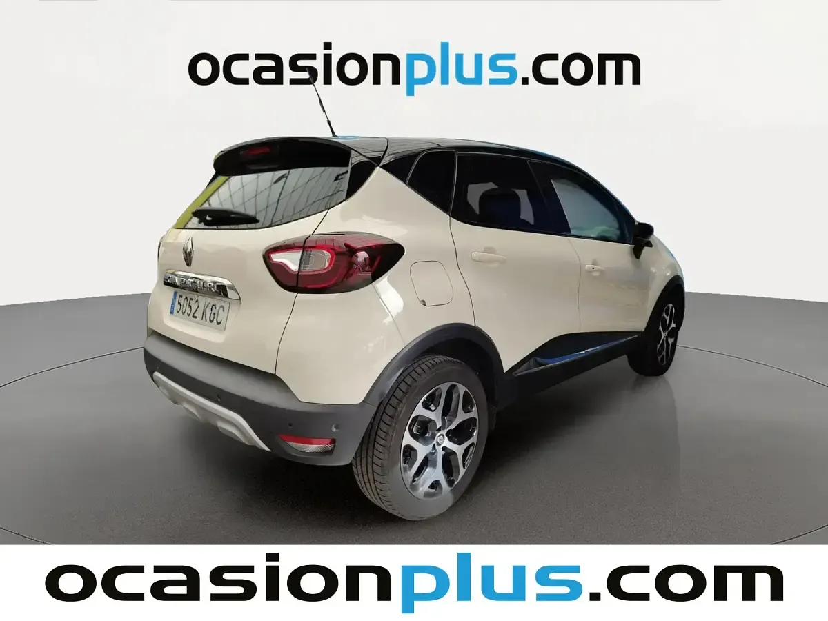 Usado Renault Captur Zen 120 CV (88 kW) 2017 Beige SUV