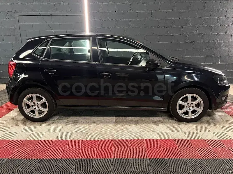 Usado VW Polo Advance 75 CV (55 kW) 2012 Negro Utilitario