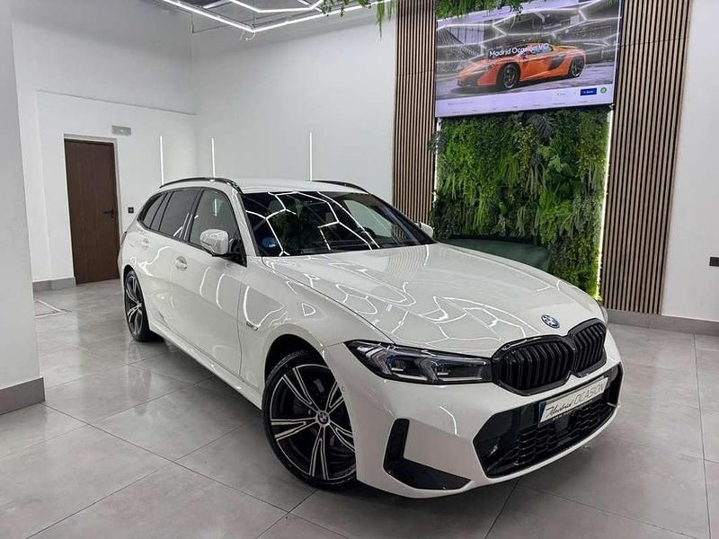 Usado BMW 330e M Sport 292 CV (214 kW) 2022 Blanco Familiar