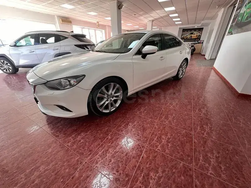 Käytetty Mazda 6 Comfort 150 HP (110 kW) 2013 Valkoinen Sedan