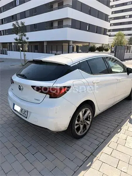 Usado Opel Astra Excellence 125 CV (91 kW) 2018 Blanco Berlina