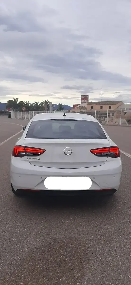 Usado Opel Insignia S 136 CV (100 kW) 2019 Blanco Berlina