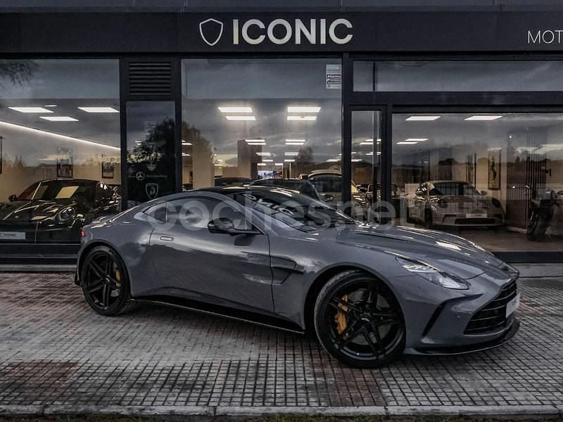Usado Aston Martin V8 Vantage 665 CV (489 kW) 2025 Gris / plata Coupe