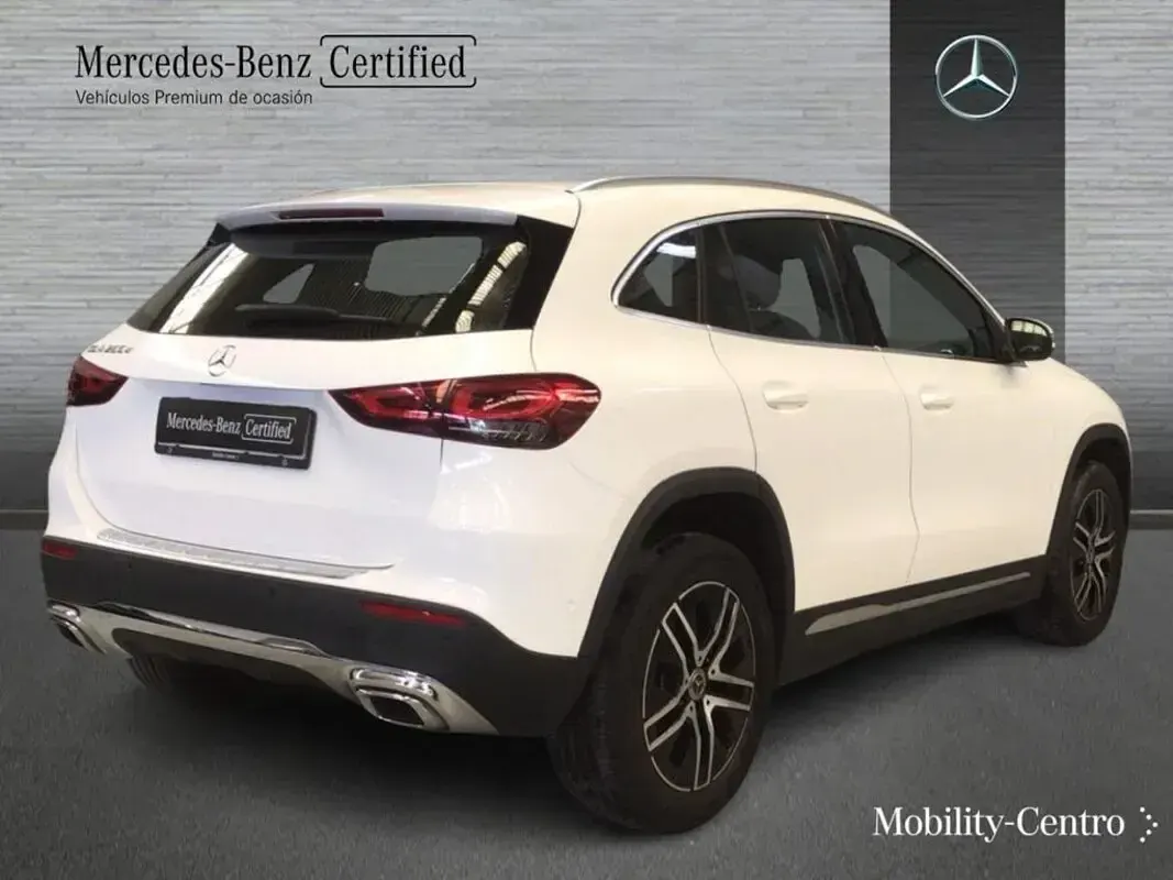 Usado Mercedes GLA200 Progressive 150 CV (110 kW) 2023 Blanco polar  pintura unicolor SUV
