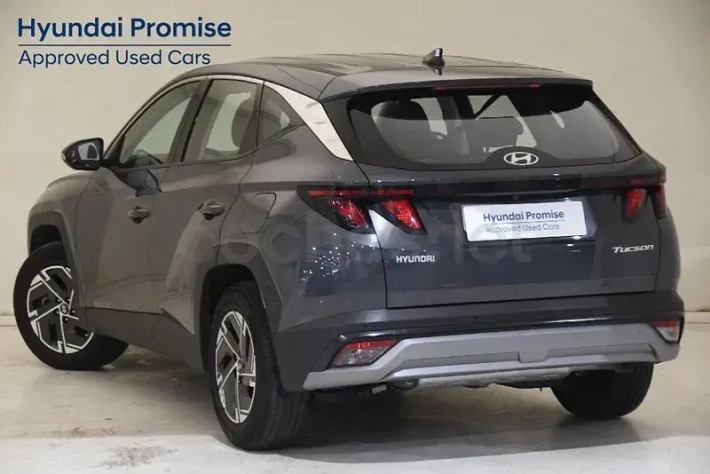 Usado Hyundai Tucson 160 CV (117 kW) 2025 Gris / plata SUV