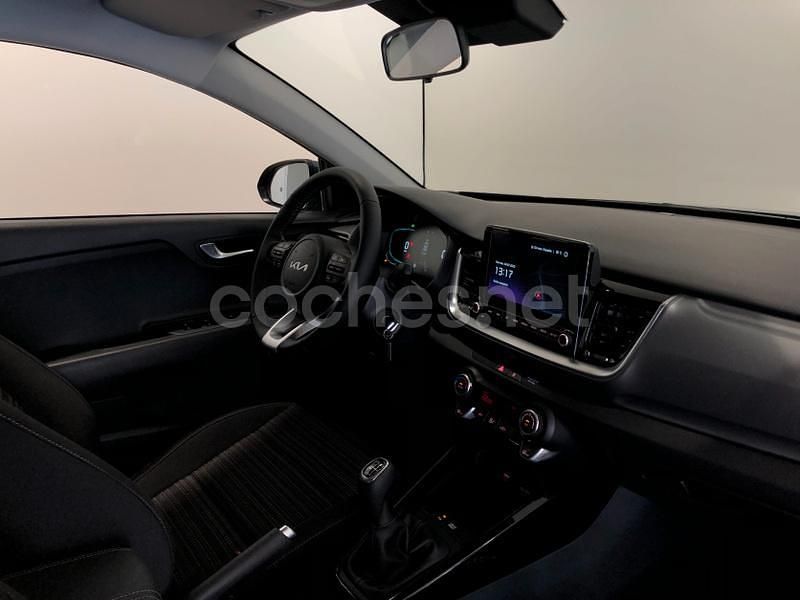 Nuevo Kia Stonic 100 CV (73 kW) 2025 Azul SUV