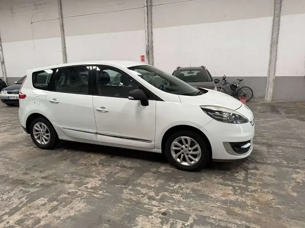 Usado Renault Scénic III Dynamique 109 CV (80 kW) 2013 Blanco Utilitario