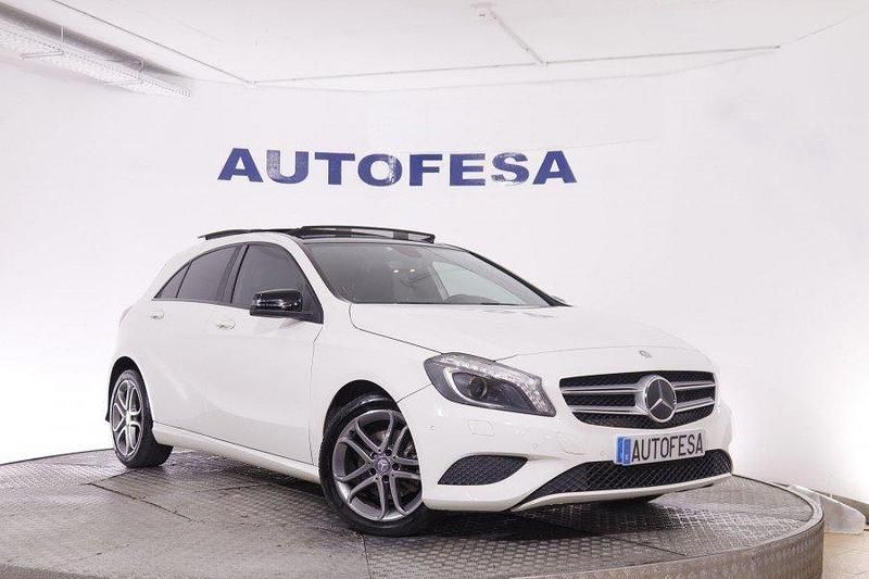 Usado Mercedes A200 Urban 156 CV (114 kW) 2013 Blanco Utilitario