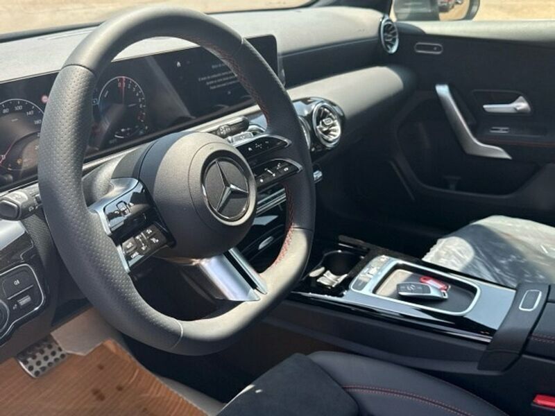 Gris Nuevo 2025 Mercedes A250 Berlina | 43.900 € (Precio justo) - Imagen 1/4