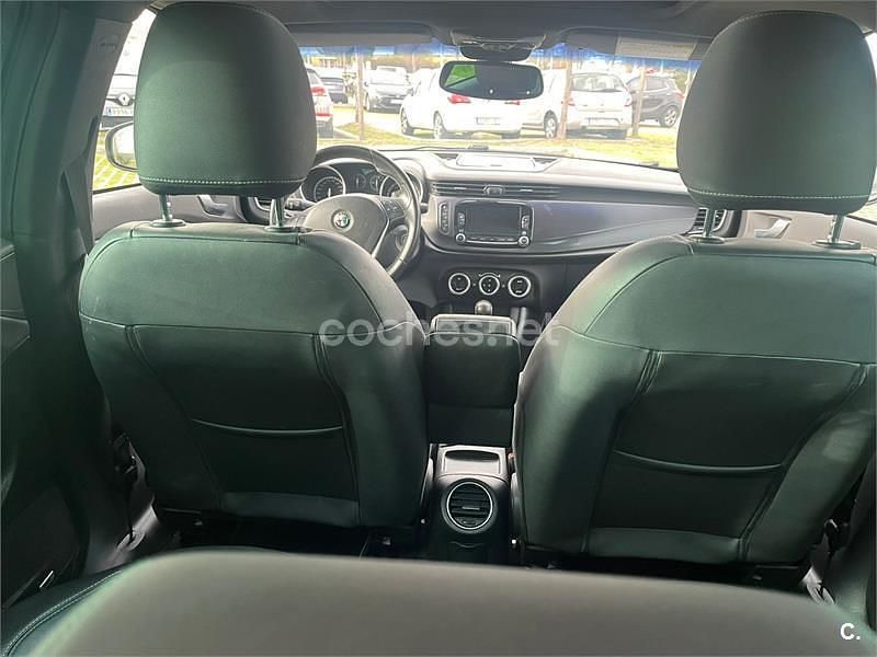 Usado Alfa Romeo Giulietta Sprint 170 CV (125 kW) 2015 Gris Utilitario