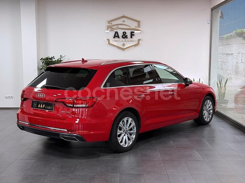 Usado Audi A4 Advanced Plus 190 CV (139 kW) 2019 Rojo Familiar